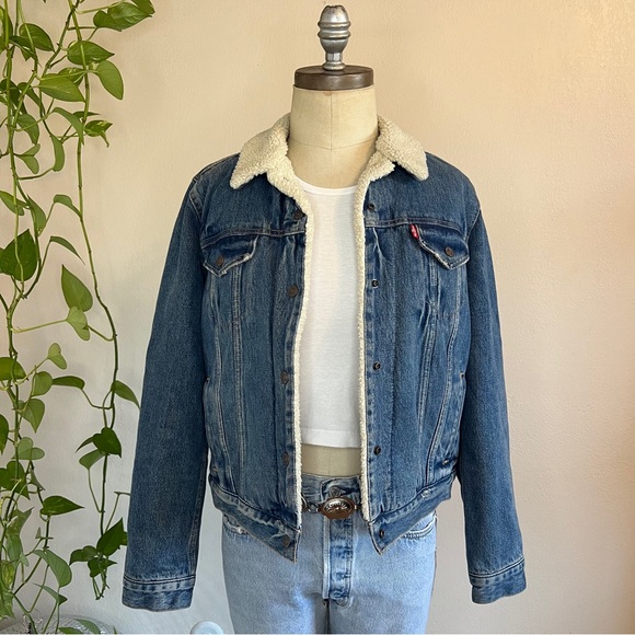 Levi’s Sherpa Denim Jacket - Picture 2 of 16